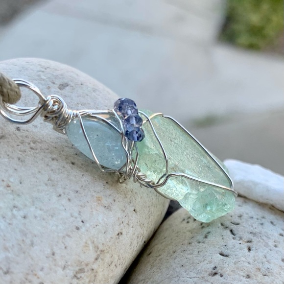 Aquamarine, Spodumene & Iolite Bead Necklace - Picture 5 of 16